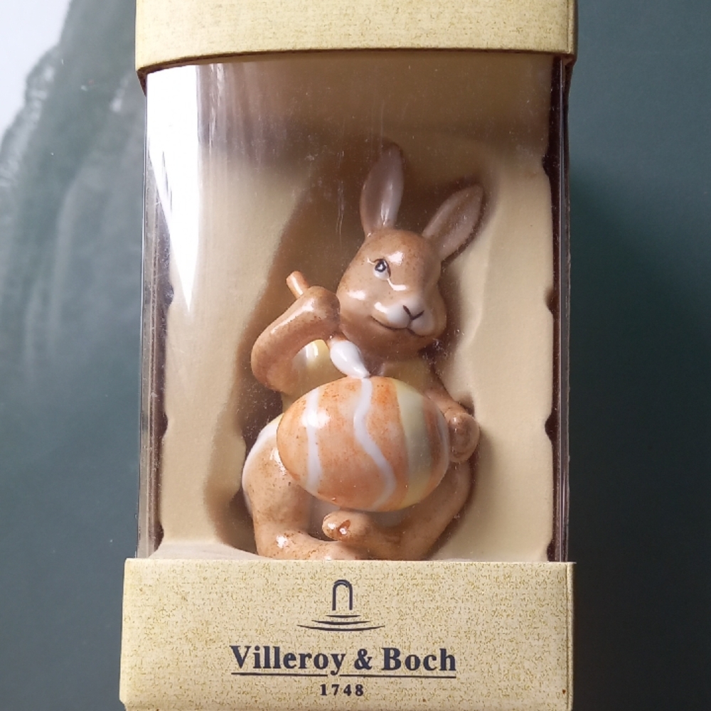 Villeroy & Boch Brown Bath & Body Collection